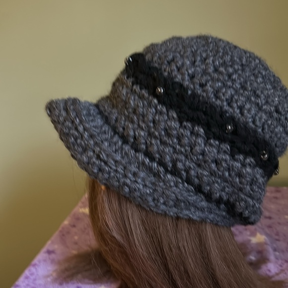 Elegant black Crochet Hat with faded Black Floral Detail thick acrylic yarn new - Picture 5 of 7